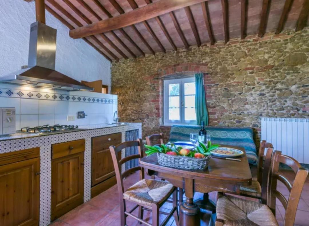 Agriturismo La Moraia 포지본시 외부 사진